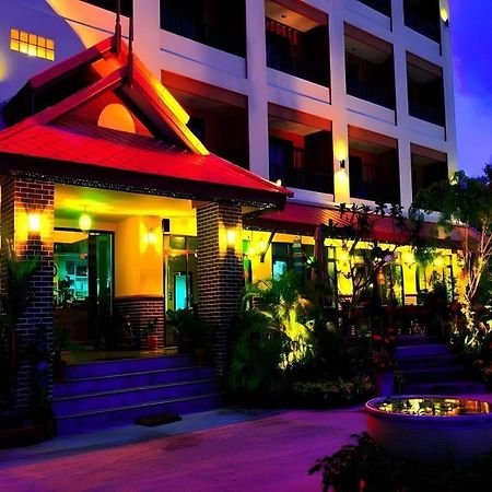Rayong Lanna Hotel Exterior photo