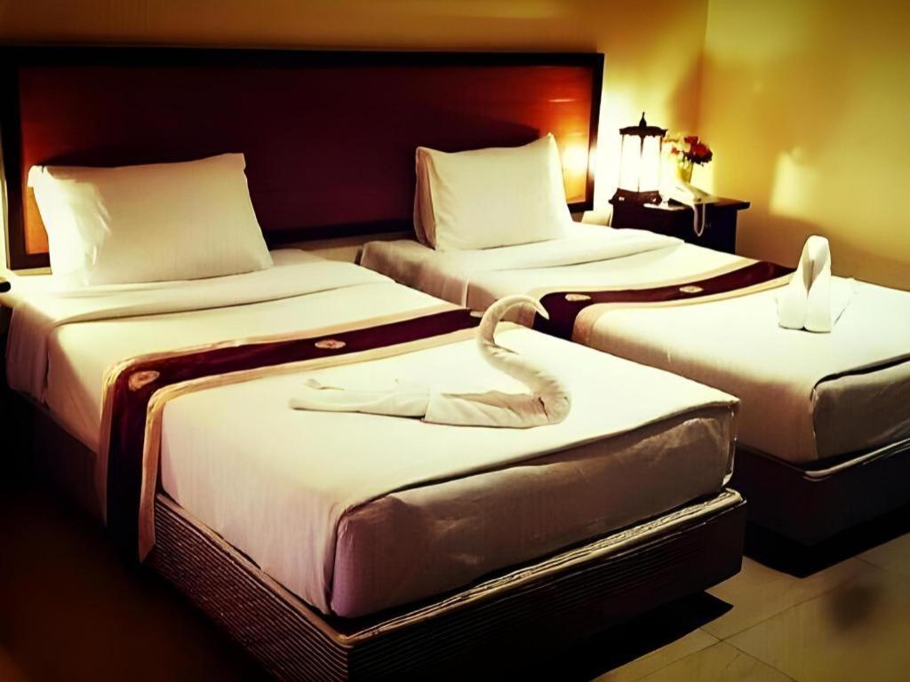 Rayong Lanna Hotel Exterior photo