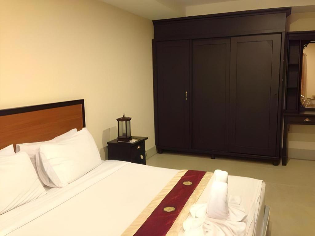 Rayong Lanna Hotel Exterior photo