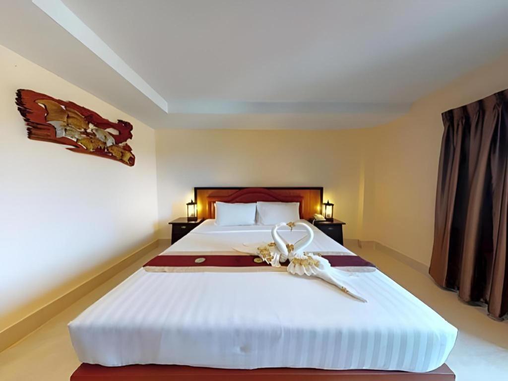 Rayong Lanna Hotel Exterior photo