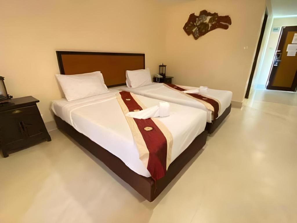 Rayong Lanna Hotel Exterior photo