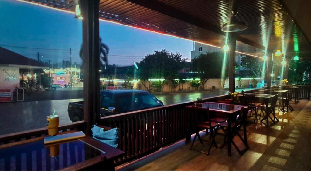 Rayong Lanna Hotel Exterior photo