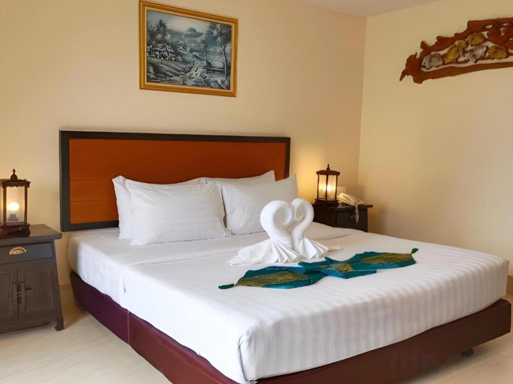 Rayong Lanna Hotel Exterior photo