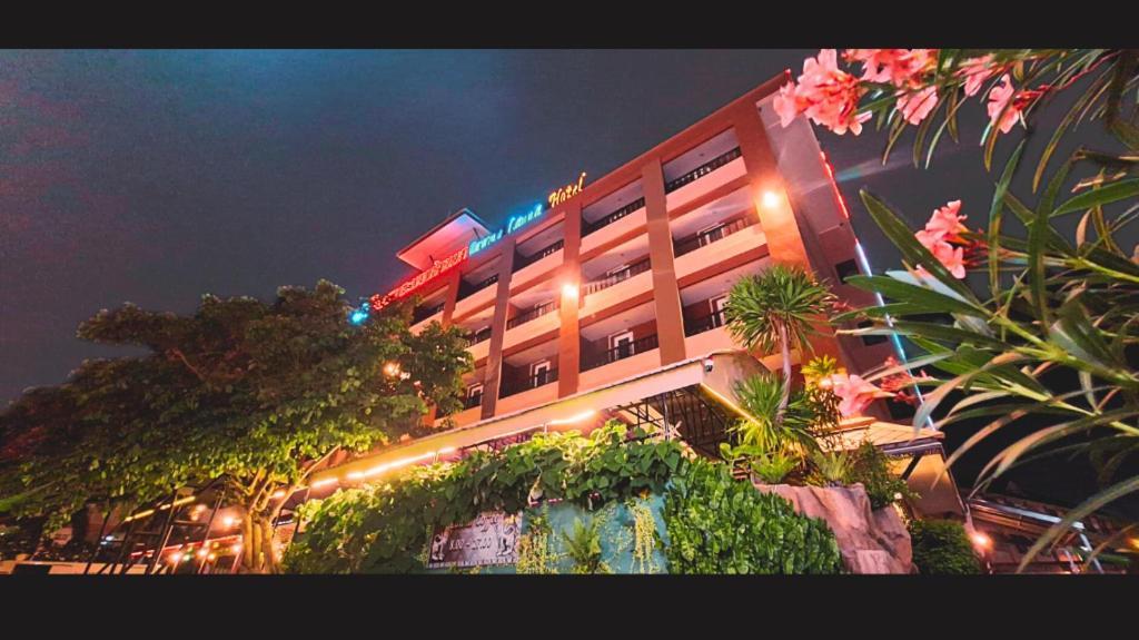 Rayong Lanna Hotel Exterior photo