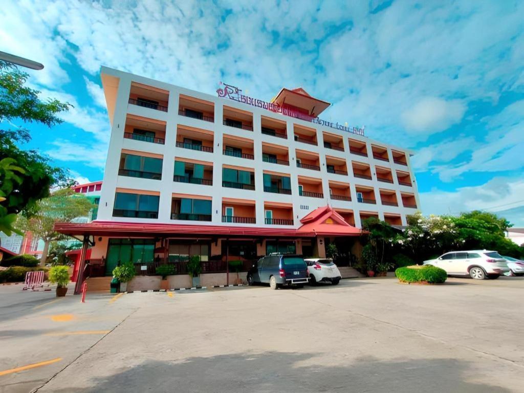Rayong Lanna Hotel Exterior photo