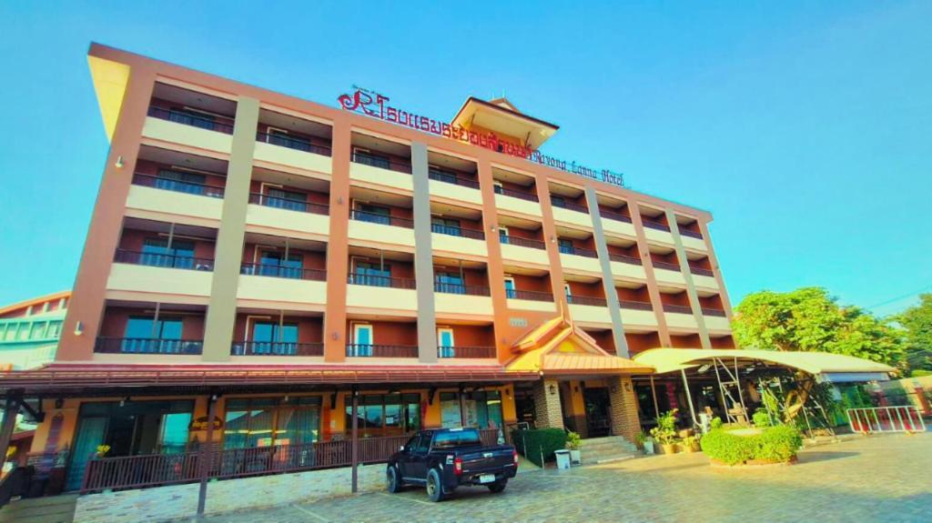 Rayong Lanna Hotel Exterior photo