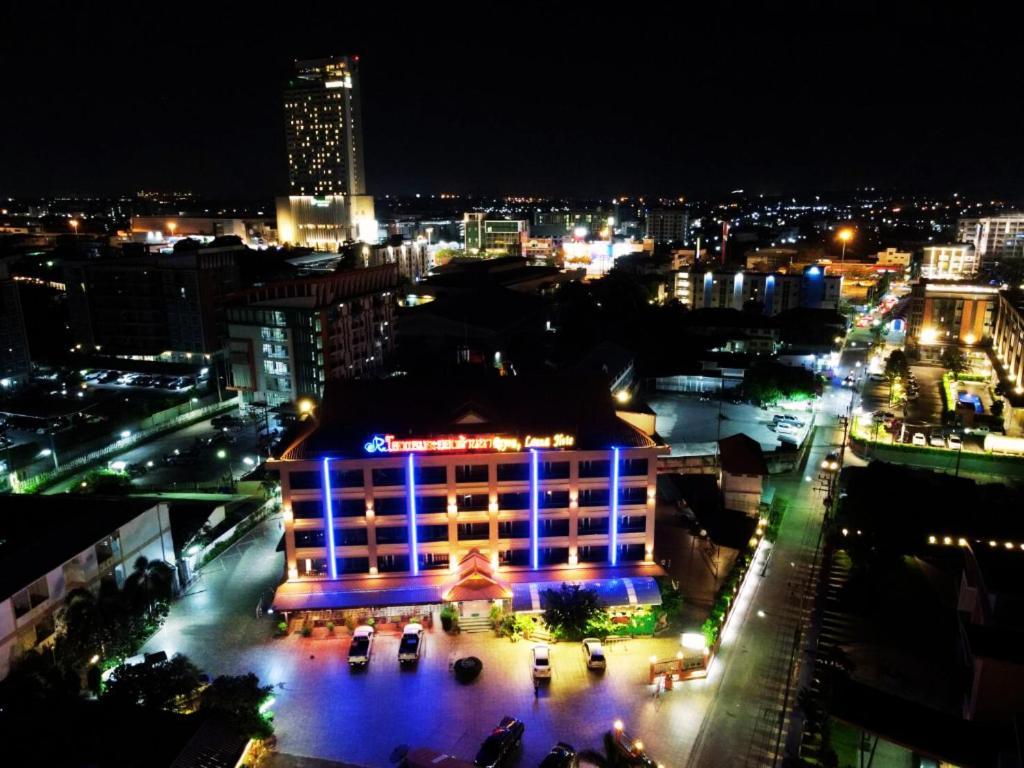 Rayong Lanna Hotel Exterior photo